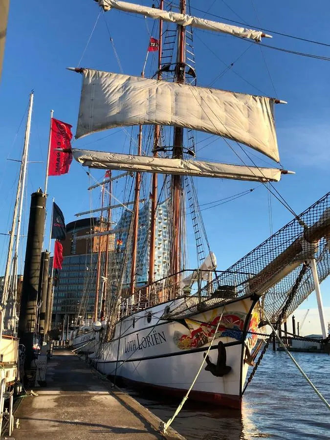 Segelschiff Loth Lorien contacts