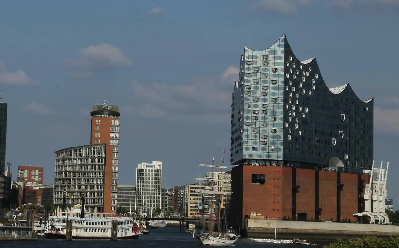 Botel Segelschiff Loth Lorien Hotel Hamburg
