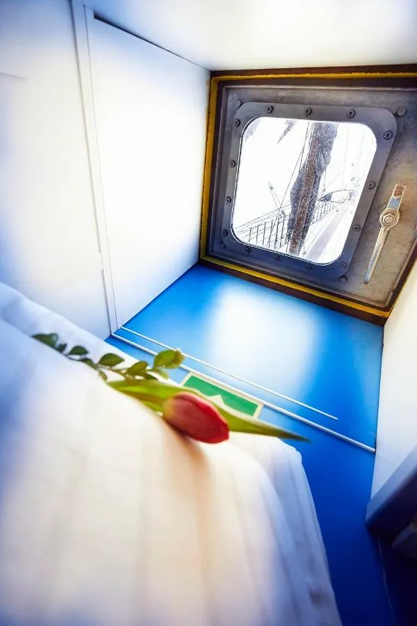 Segelschiff Loth Lorien Hotel Hamburg 3*,